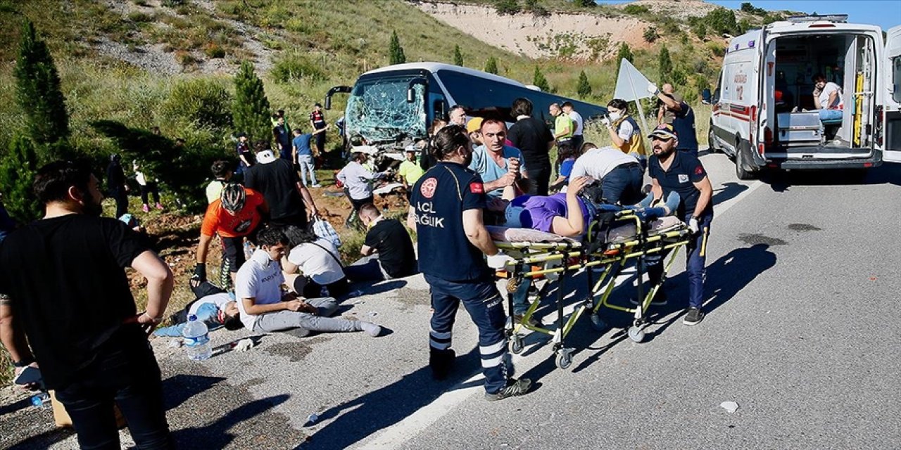 Şarampole devrilen otobüsteki 35 yolcu yaralandı