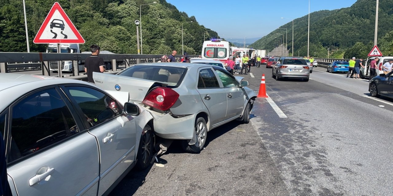 Zincirleme trafik kazası ulaşımı aksattı