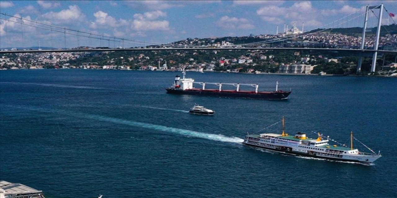 Gemi trafiği çift yönlü durduruldu