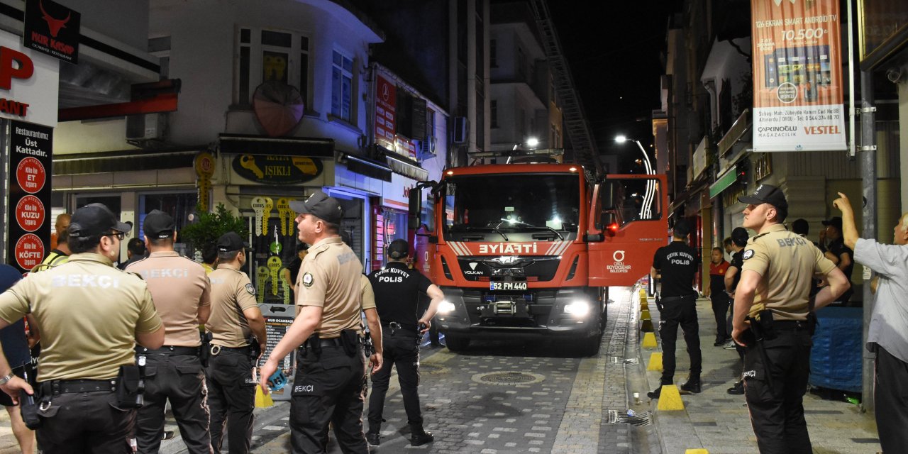 Çıkan yangında 66 yaşındaki kişi hayatını kaybetti