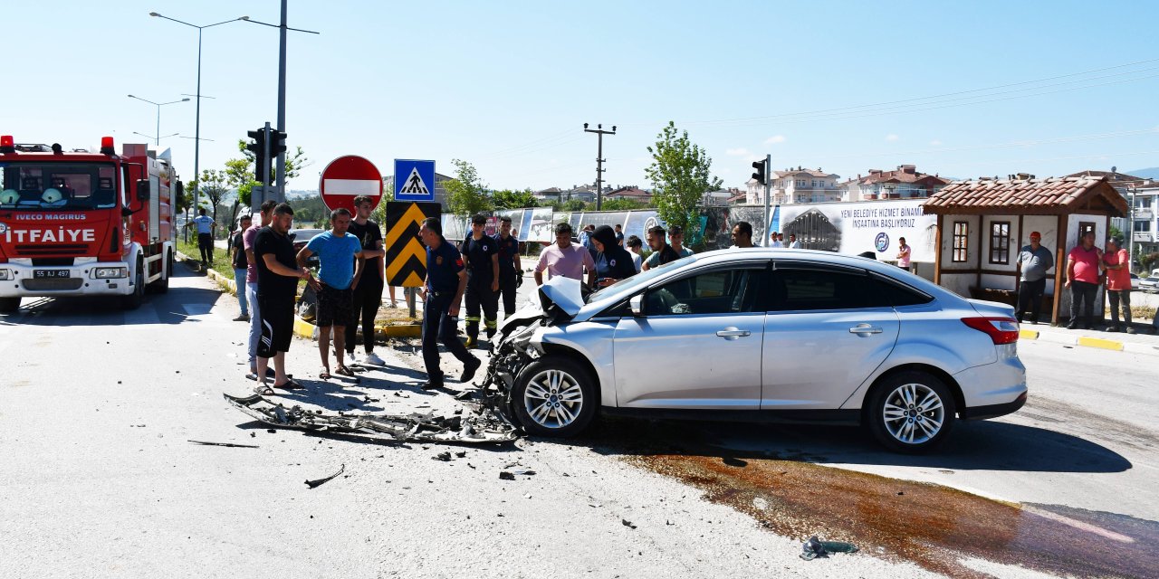 Trafik kazasında 2 kişi yaralandı