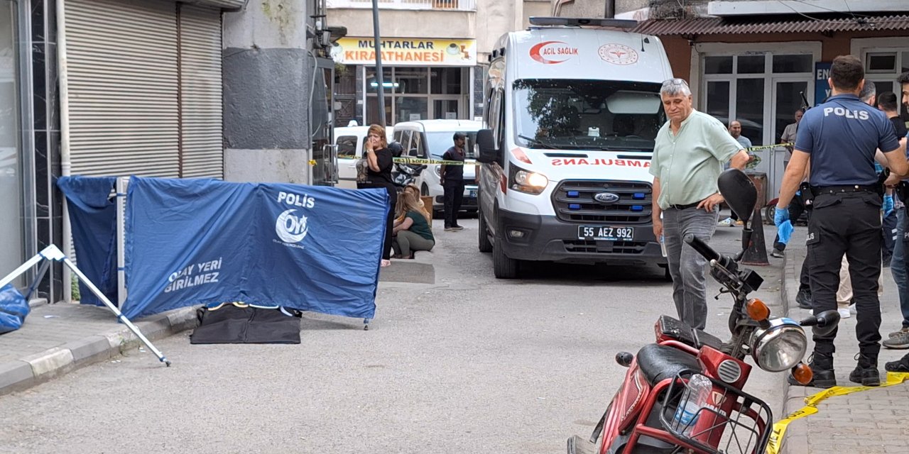 Dördüncü kattan düşen kadın hayatını kaybetti