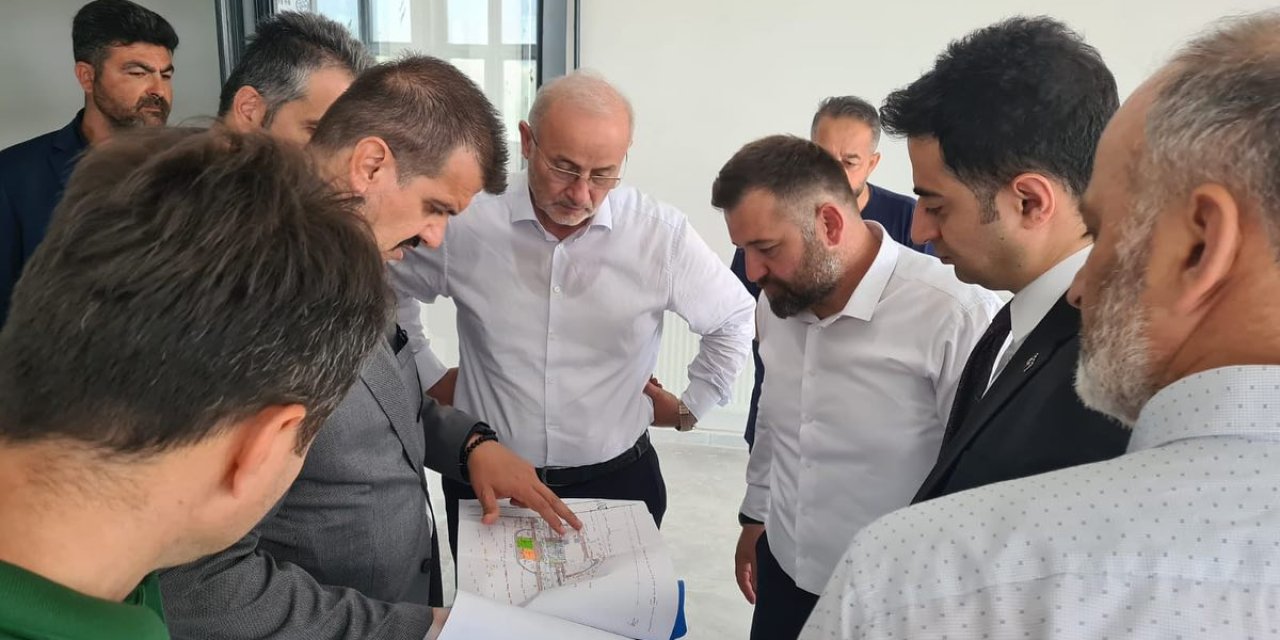 Meslek yüksekokulu inşaatını inceledi