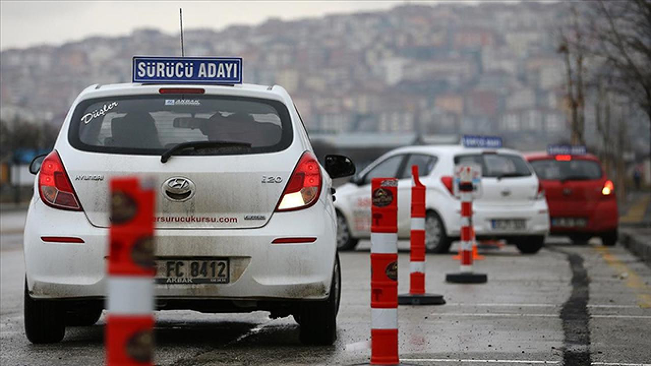 Ehliyet Sahibi Olmanın Bedeli 12 Bin 295 Lira Oldu