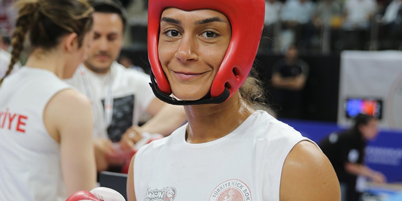 Kick boks kariyerini yenilgisiz sürdürüyor