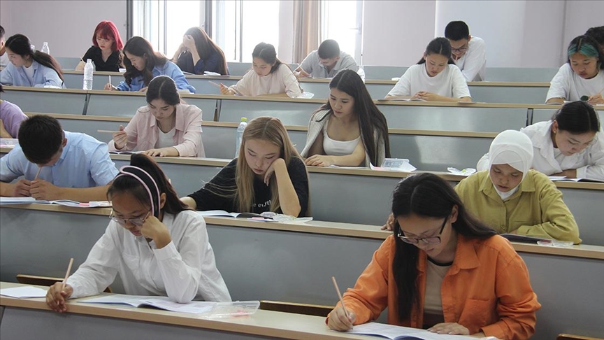 Kırgızistan-Türkiye Manas Üniversitesine giriş sınavı yapıldı