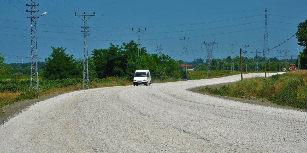 Mahallelerin yol sorunu tek tek çözülüyor
