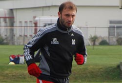 Sağlam başladı sakat bitirdi