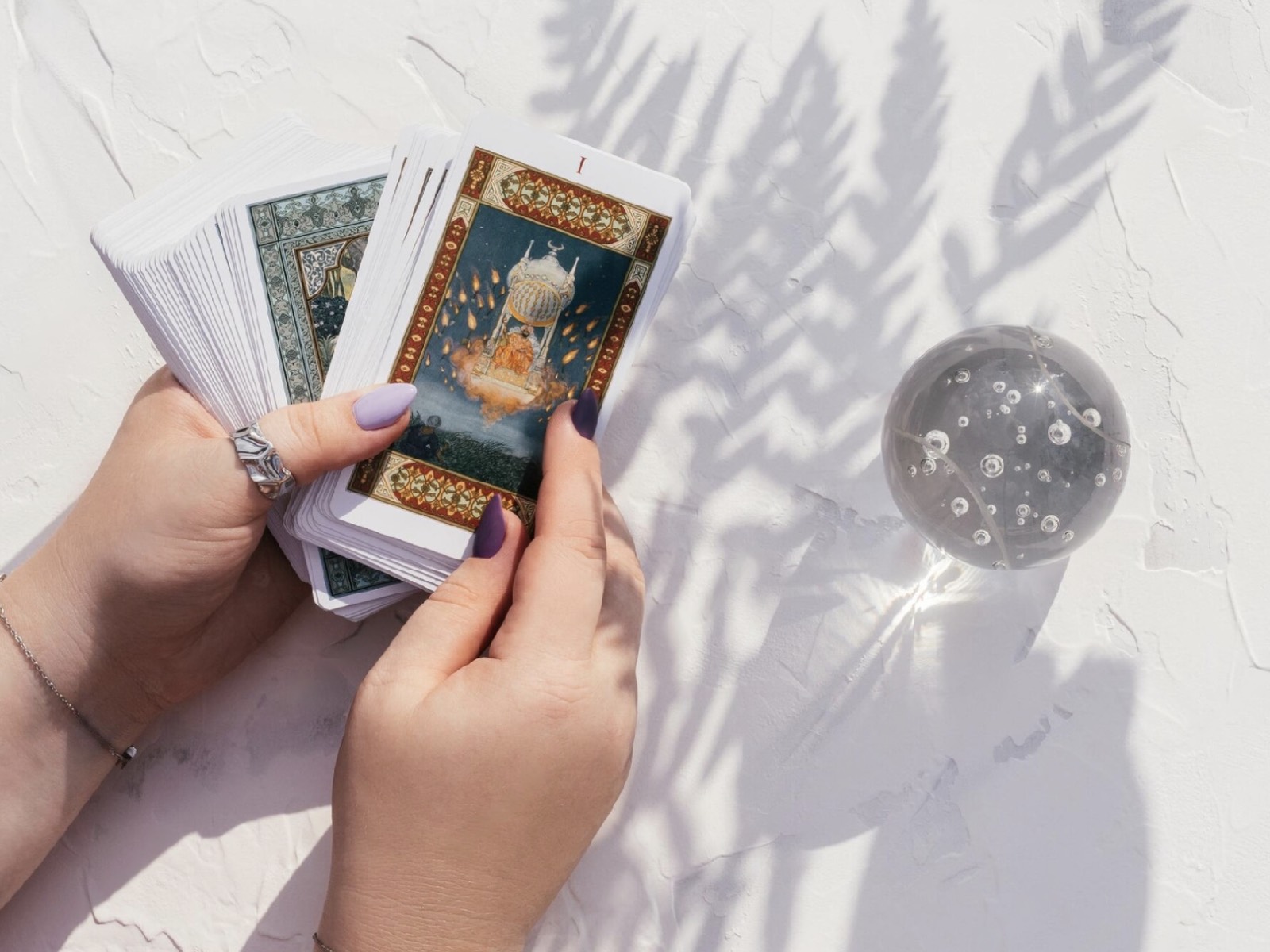 Fal Baktırmayı Sevenlerin Tek Adresi Tarot Terapi Sitesi