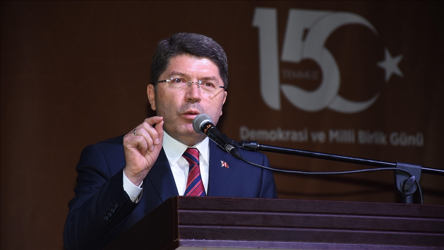 Hedefimiz demokratik anayasayla yolumuza devam etmek