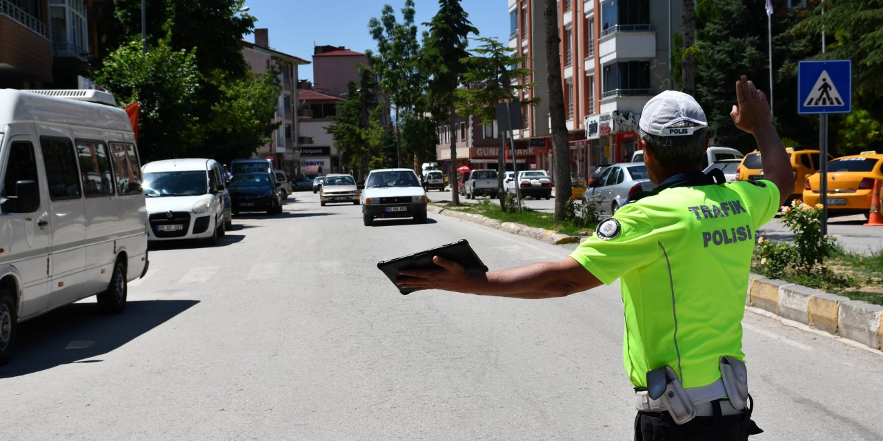 Asayiş ve trafik kontrolü gerçekleştirdi