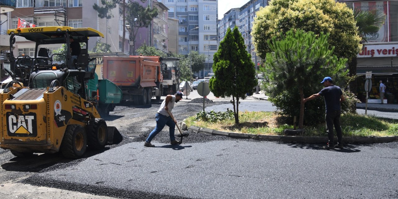 İlkadım’da yoğun asfalt mesaisi