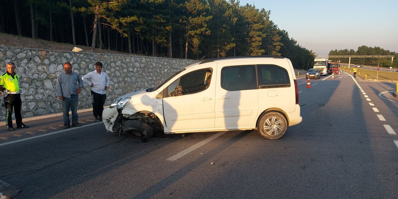 Trafik kazasında 3 kişi yaralandı