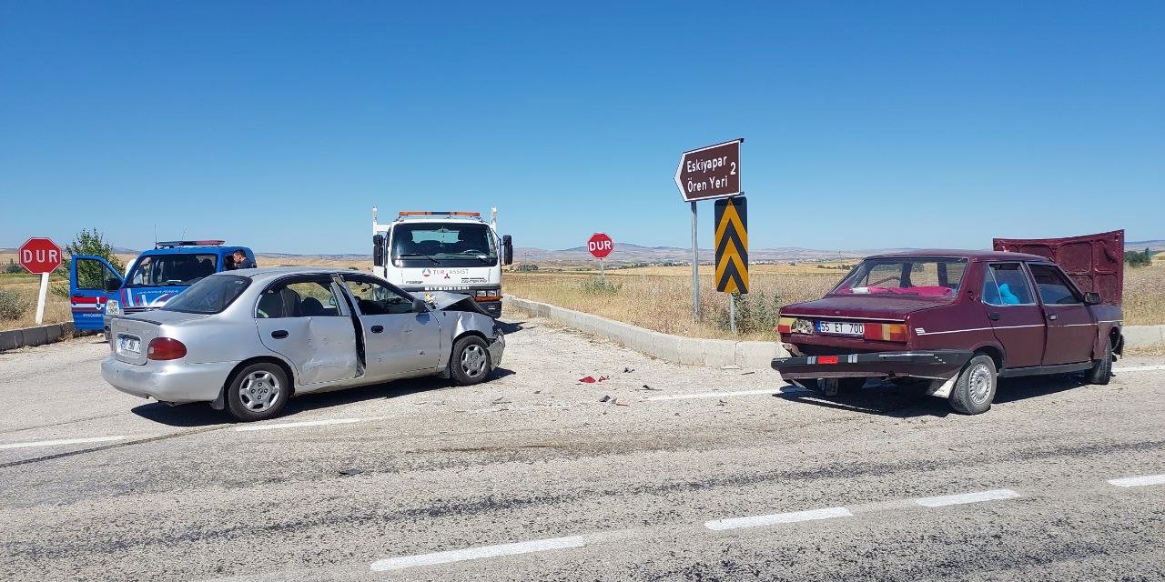 Trafik kazasında 2 kişi yaralandı