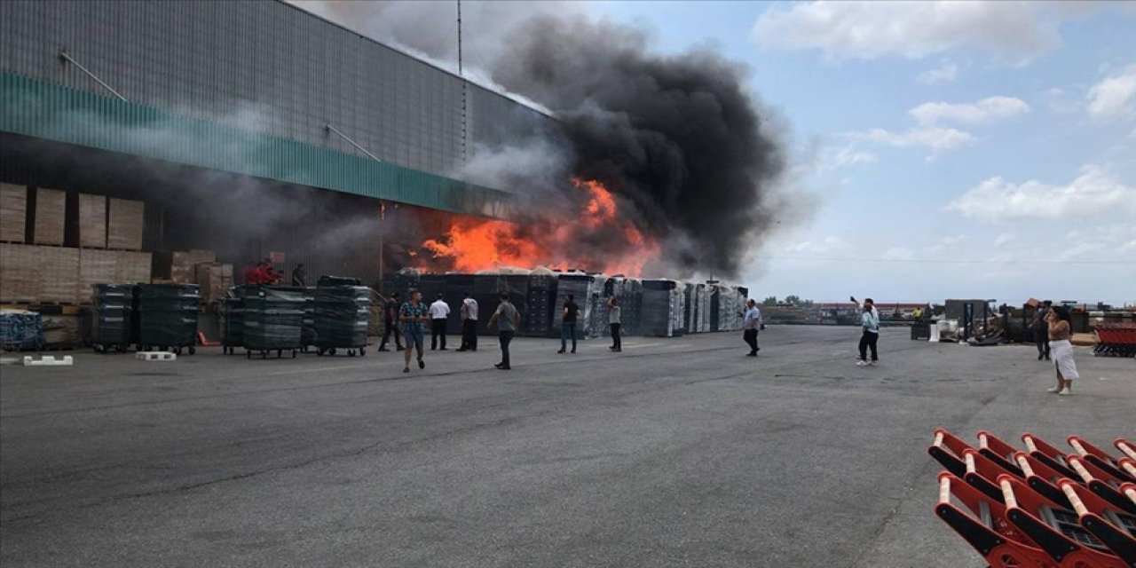 Depoda çıkan yangın söndürüldü