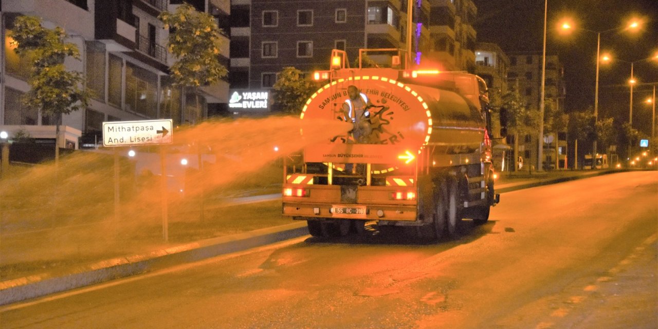 Sulama çalışmaları gece saatlerinde gerçekleştiriliyor