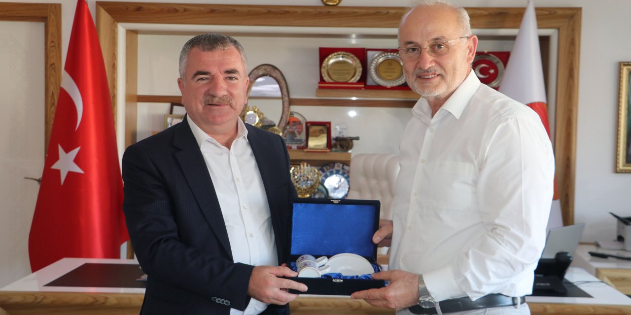 Rektör Ünal'dan Başkan Özdemir'e ziyaret