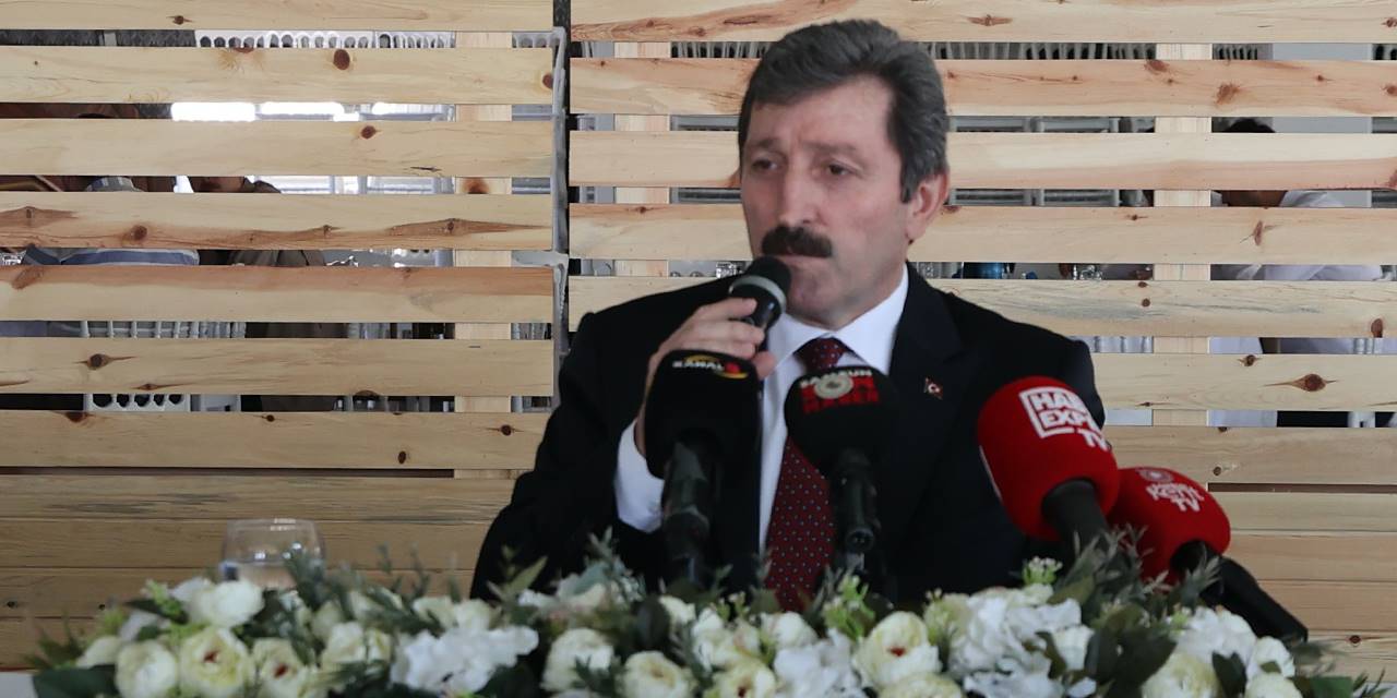 Basın mensuplarıyla bir araya geldi