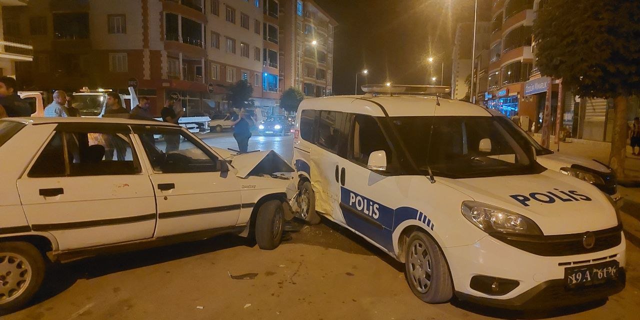 Kazada 1'i polis 3 kişi yaralandı