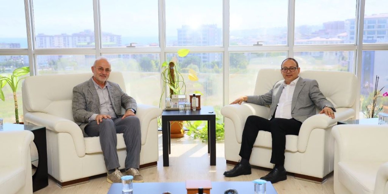 Milletvekili Topsakal, Rektör Ünal’ı ziyaret etti