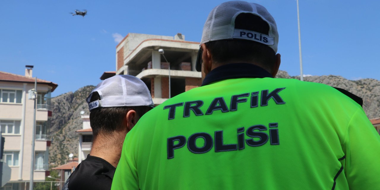 Trafik ekipleri dron ile denetim yaptı