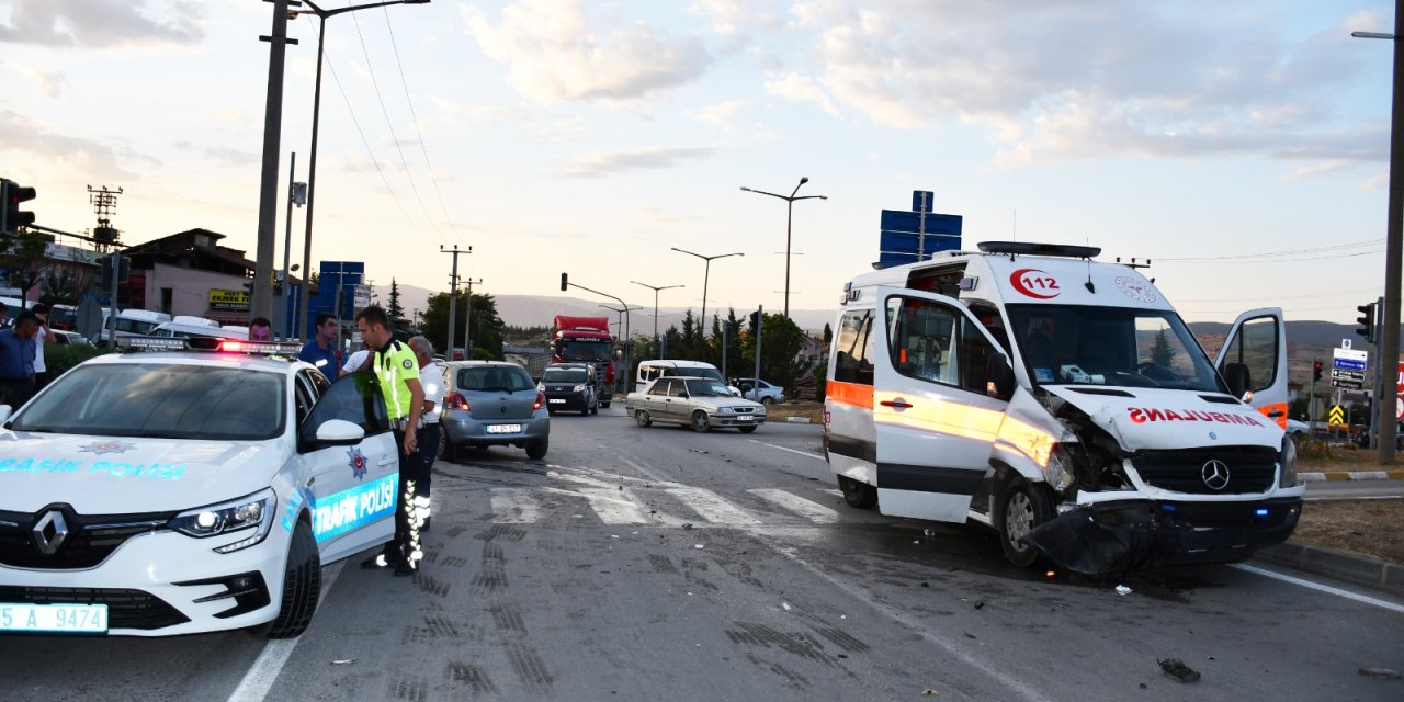 Trafik kazasında 4 kişi yaralandı