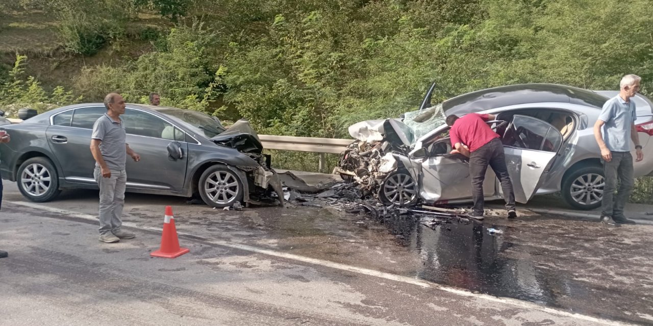 Trafik kazasında 1 kişi öldü 3 kişi yaralandı