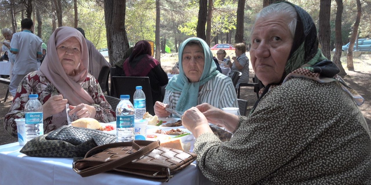 Yaşlı ve engelli vatandaşlara piknik etkinliği