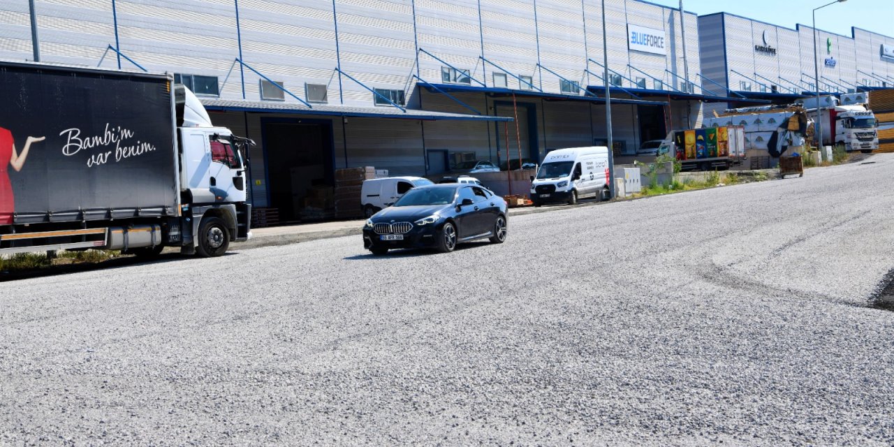 Keresteciler Sitesi yolu yenilendi