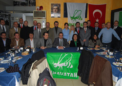 Yılmaz'a kapıları açık