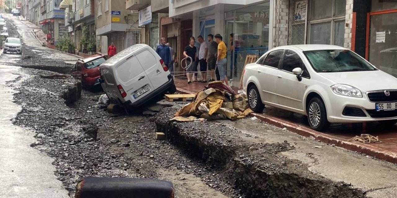Yolda çökme meydana geldi