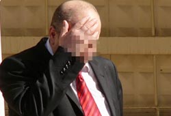 Bıçaktan kaçıp kurtuldu