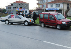 Parti konvoyunda kaza