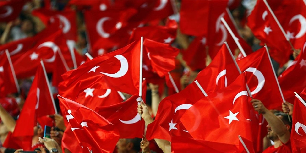 Tribünler Türk bayraklarıyla donatılacak