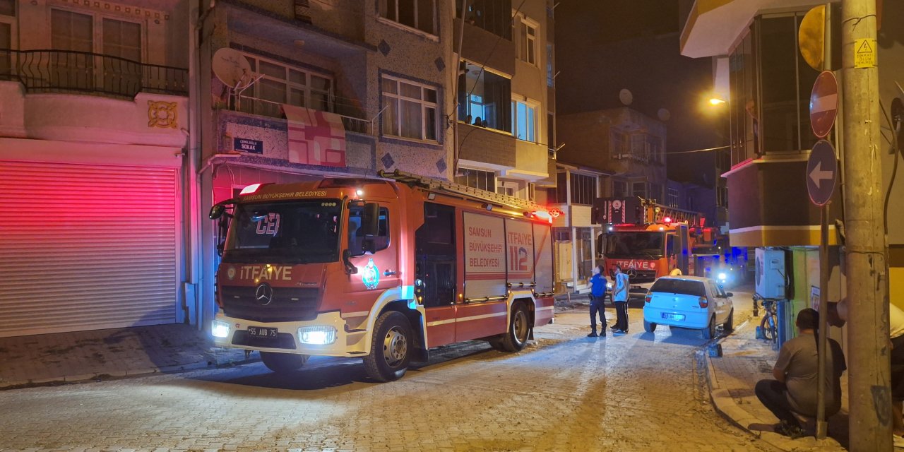 Evde çıkan yangında hasar meydana geldi