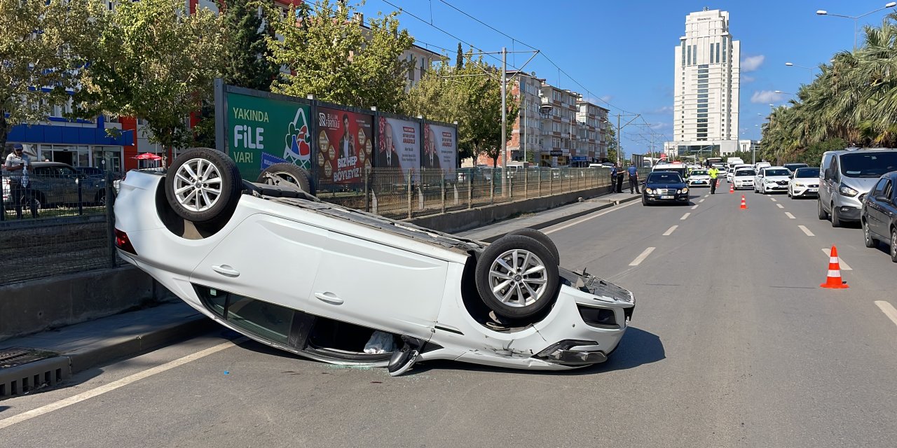 Başka bir araçla çarpışarak devrildi