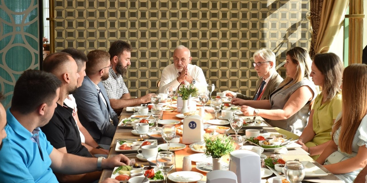 Samsun'da Rektör Ünal ile bir araya geldiler