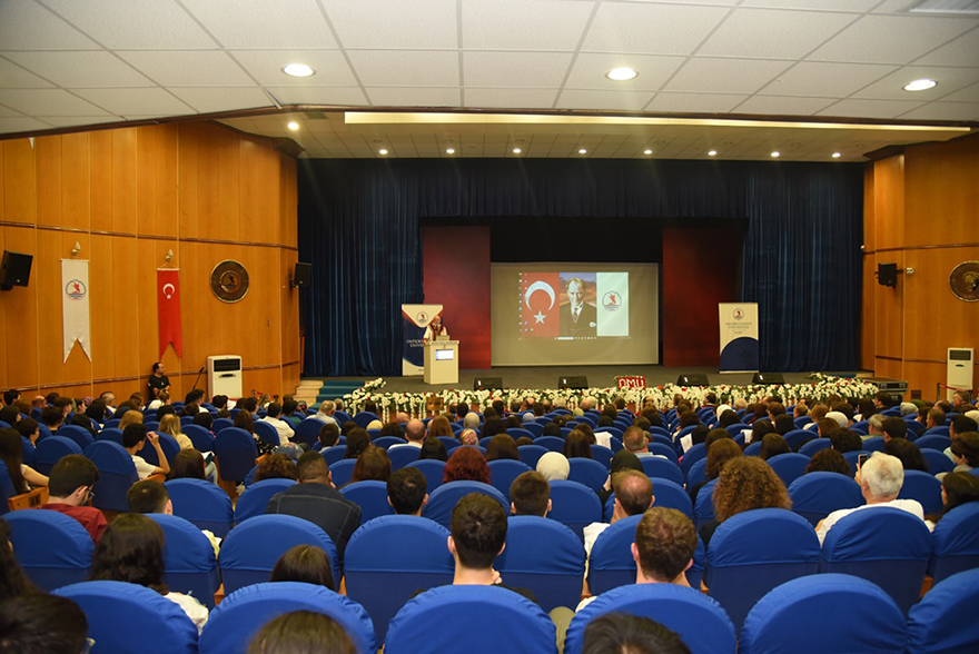 OMÜ Tıp Fakültesi yeni dönemi törenle açıldı