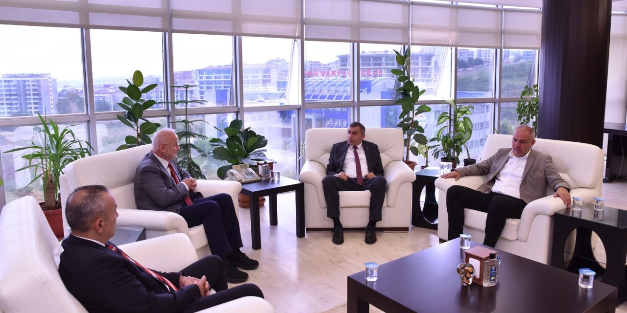 MHP Samsun'dan Rektör Ünal'a ziyaret
