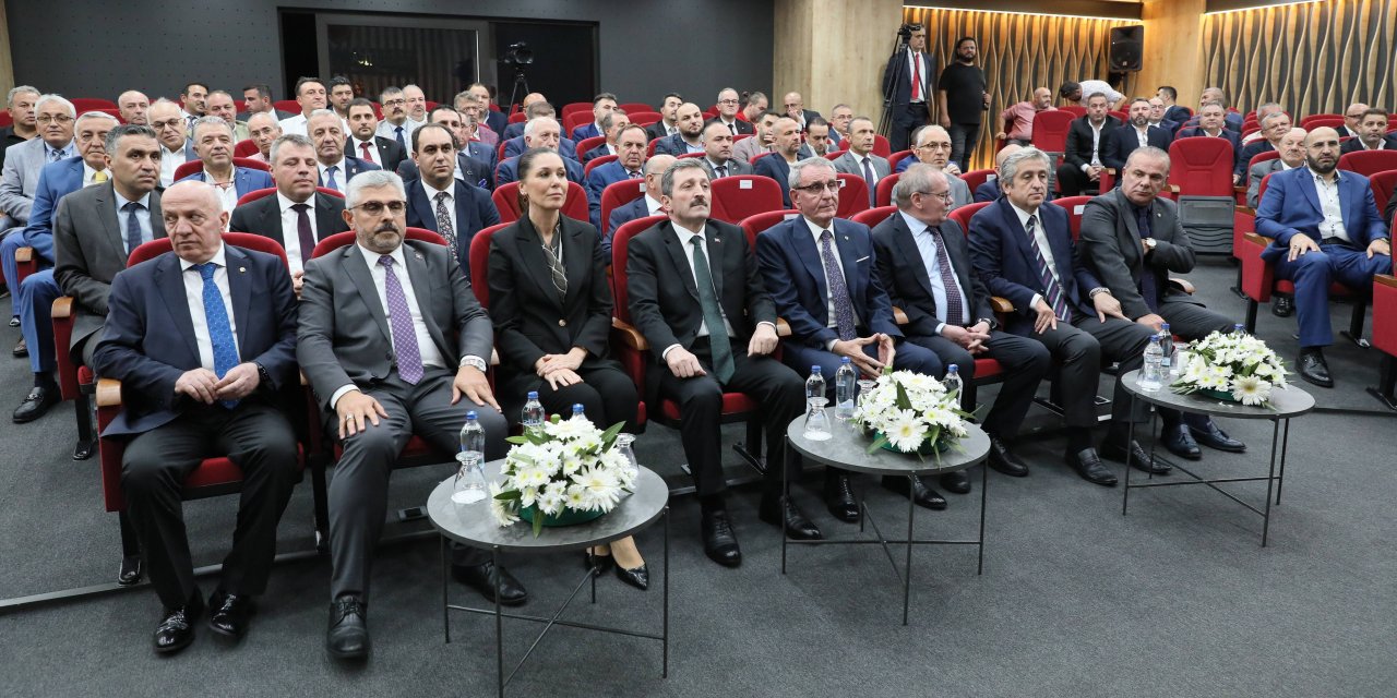 100 Meclis üyesine plaket verildi
