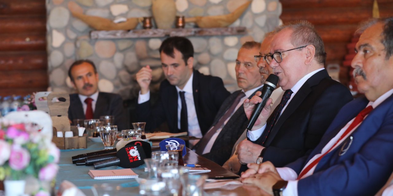 Basın mensupları ile bir araya geldi
