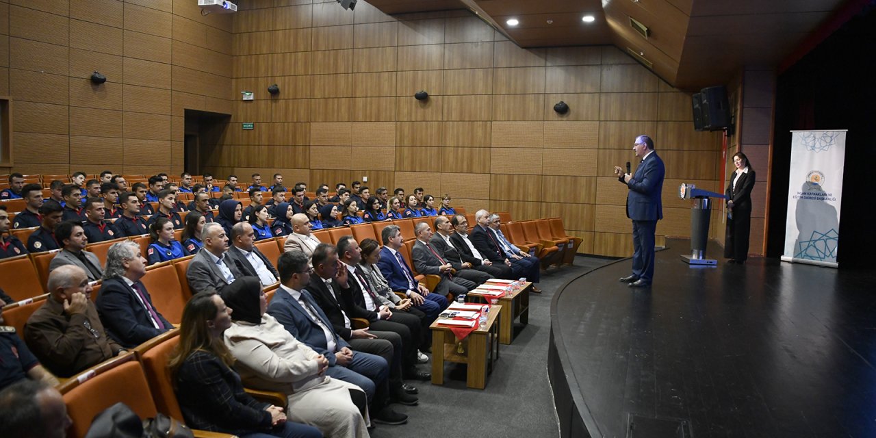 Yeni göreve başlayan personele hizmet içi eğitim