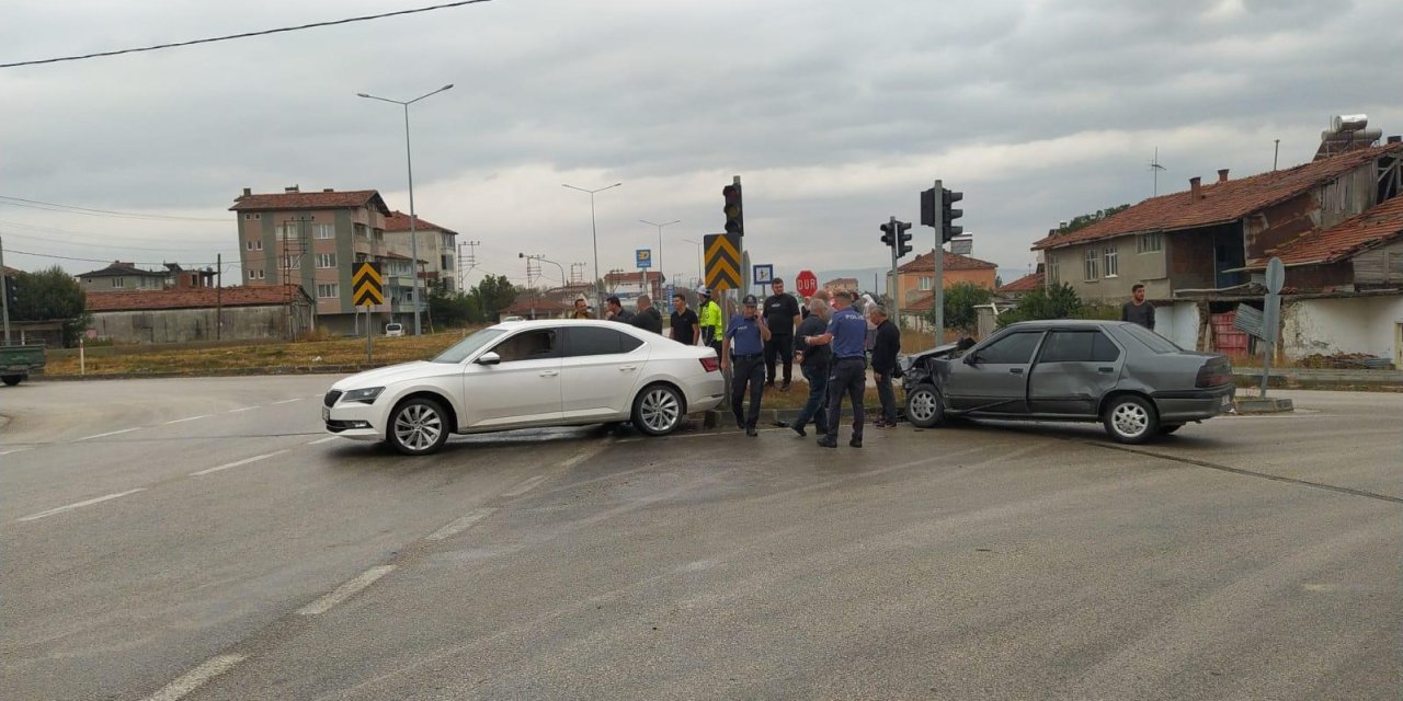 Trafik kazasında 2 kişi yaralandı