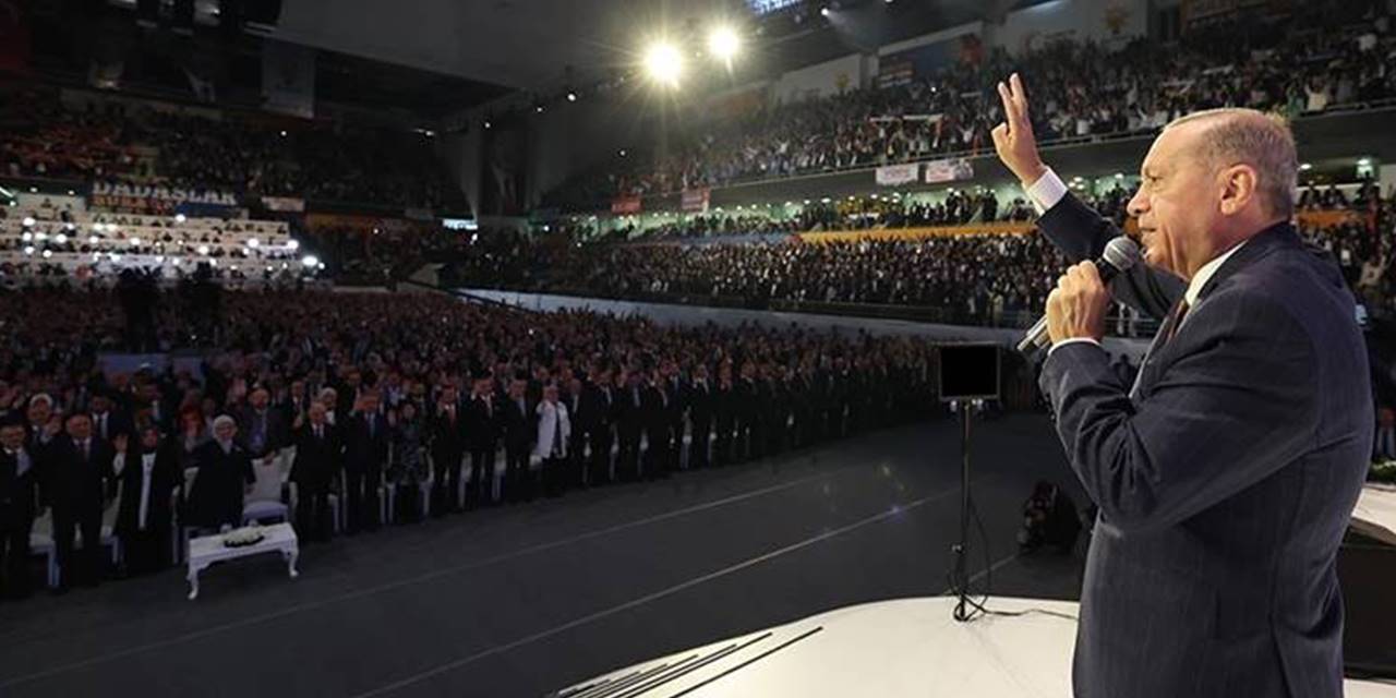 AK Parti Genel Başkanlığına yeniden seçildi