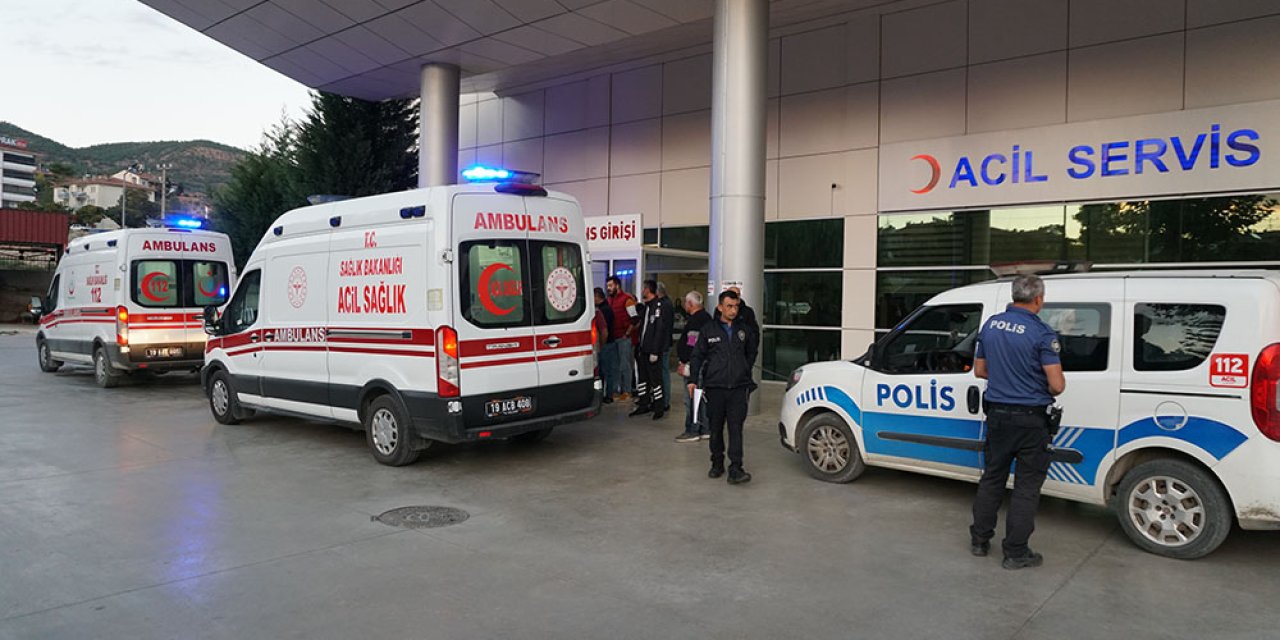 Çarpışan motosiklet ve bisikletin sürücüleri yaralandı