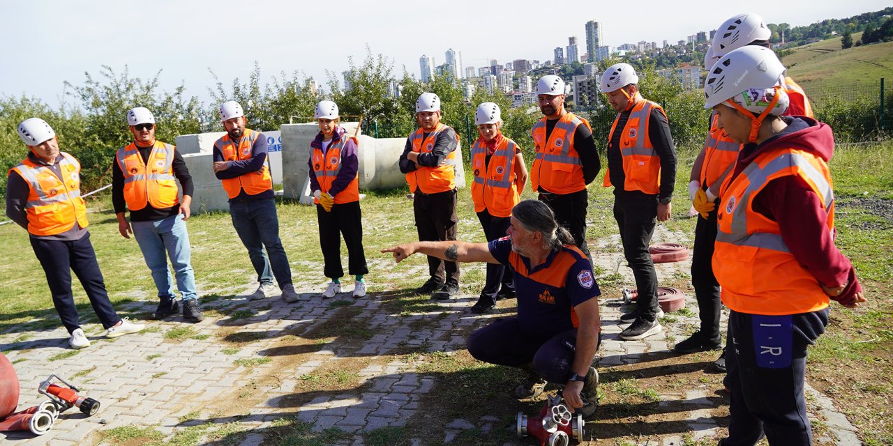 Afet gönüllüleri eğitimleri tamamladı