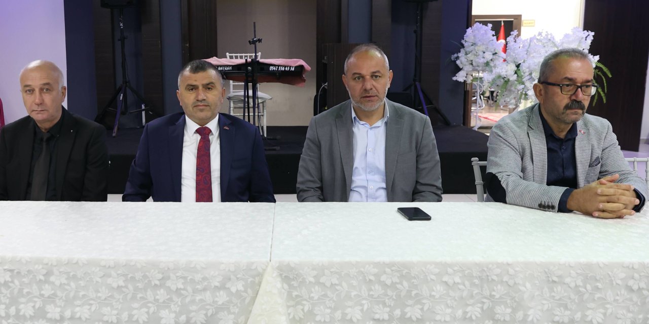 Basın mensuplarıyla bir araya geldi