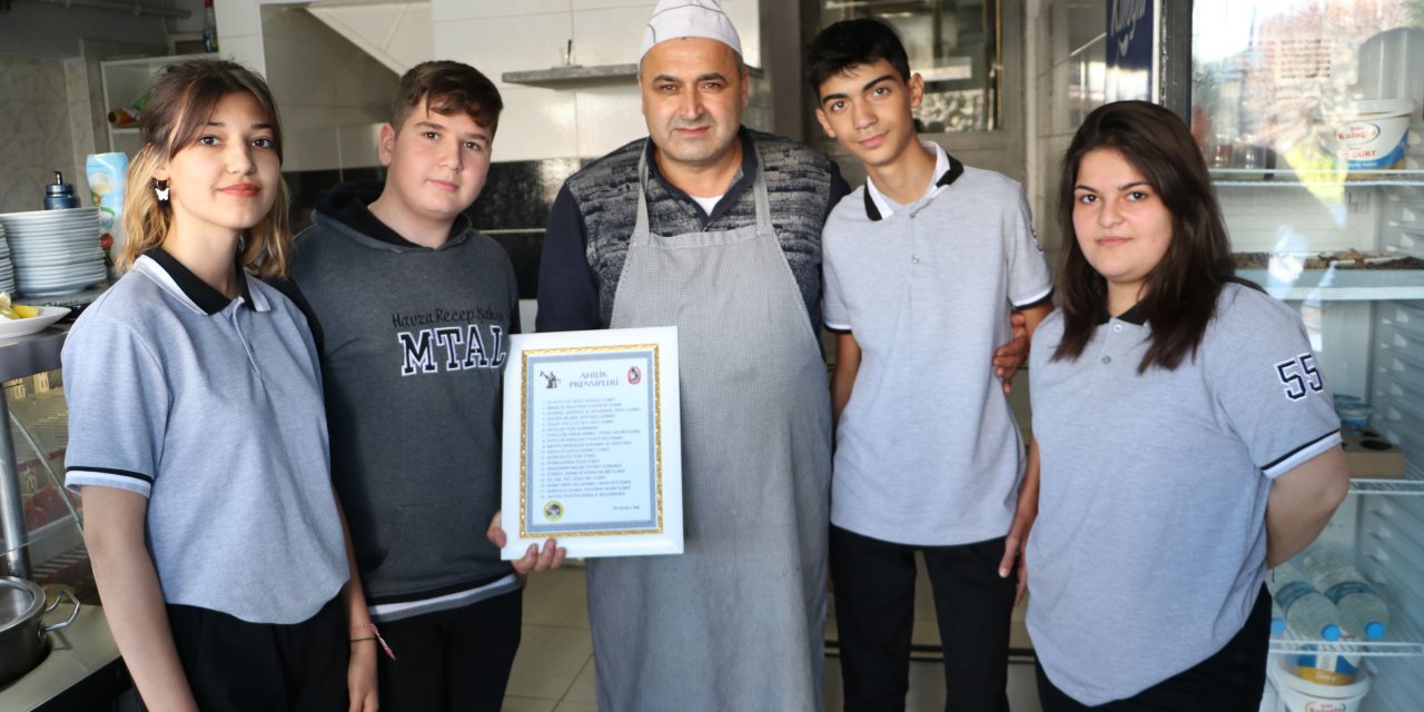 Lise öğrencilerinden esnaf ziyareti