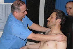 Bıçaklı saldırıda yaralandı