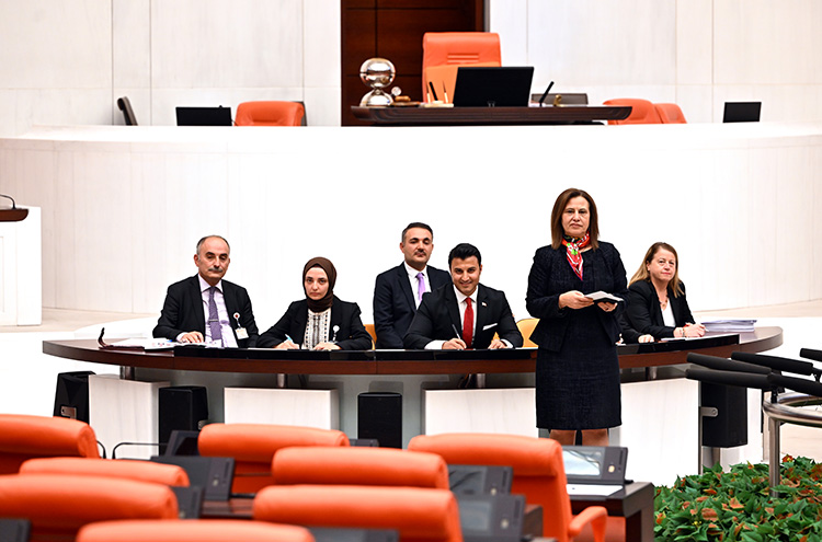 Meclis'in hafızası stenograflara "yapay zeka" desteği geliyor